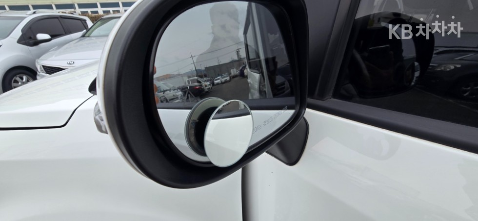 2023 - kia kia