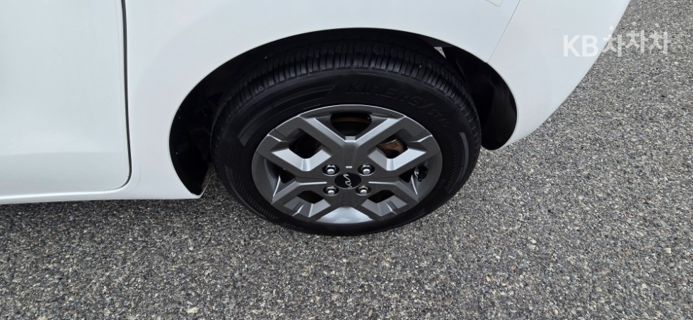 2023 - kia kia