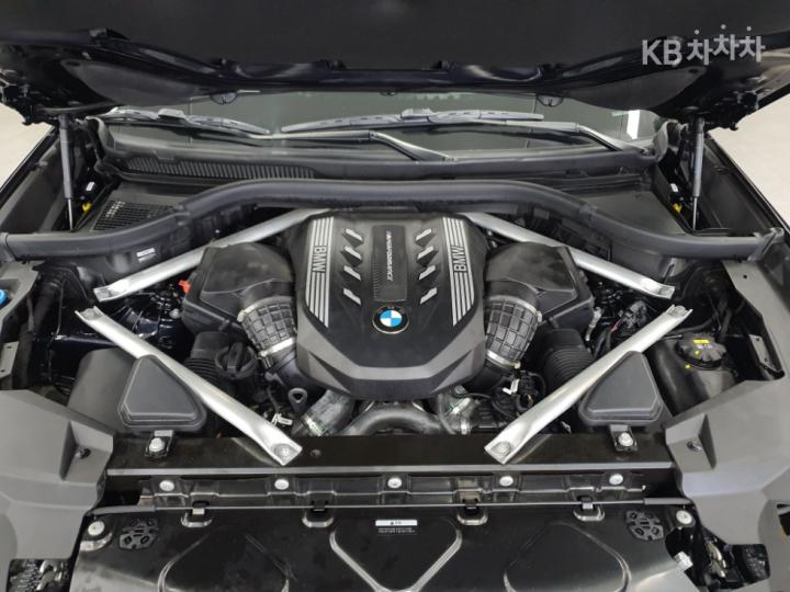 BMW X6 G06 M50i Base Type 7