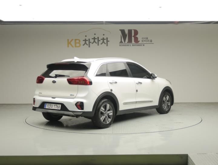 Kia Niro 1.6 HEV Prestige 3