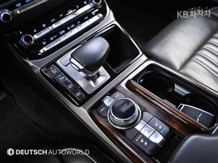 Genesis EQ900 5.0 GDI AWD Prestige Limousine 10