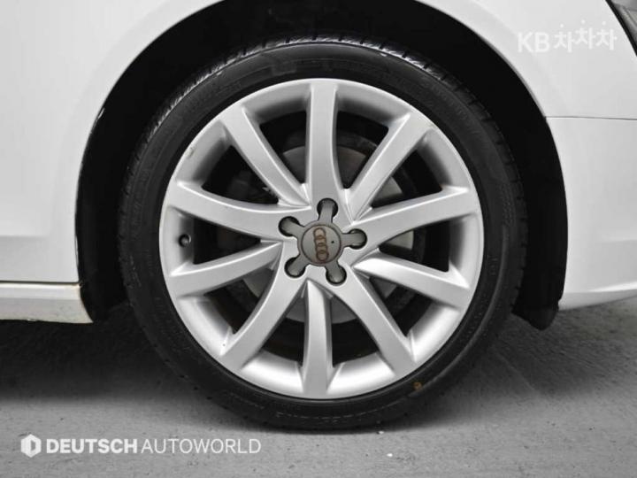 Audi A4 NEW 30 TDI Dynamic B8 6