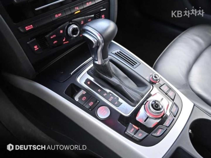 Audi A4 NEW 30 TDI Dynamic B8 10