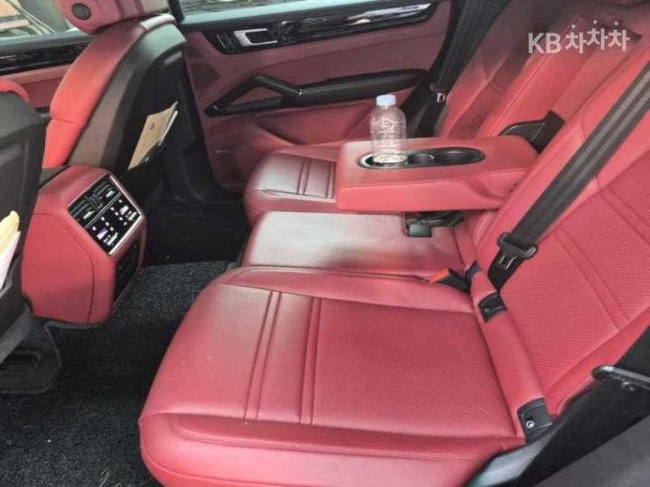 Porsche Cayenne 9Y0 3.0 Coupe Base Type 9