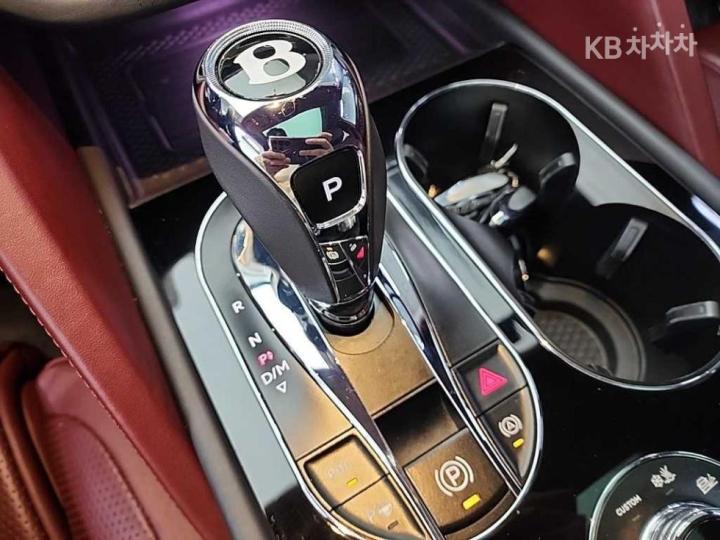 Bentley Bentayga 4.0 V8 AZURE 9