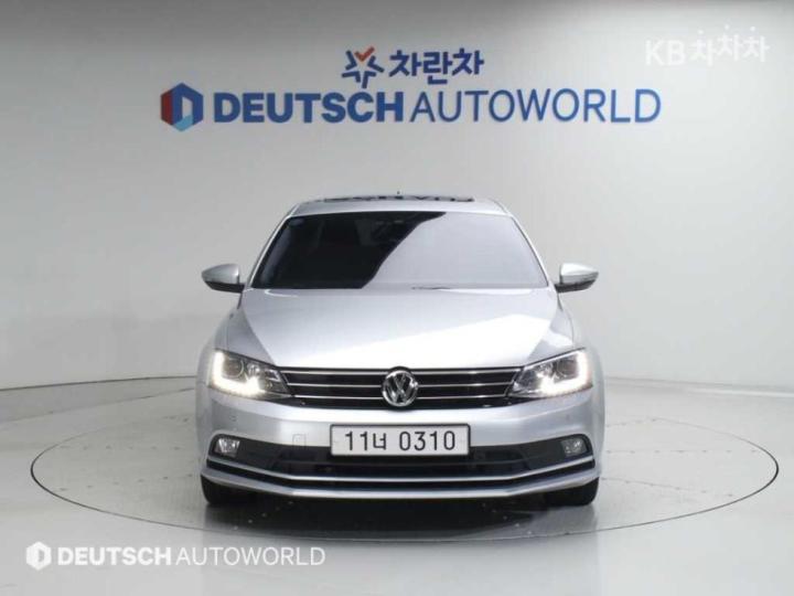 Volkswagen Jetta New 2.0 TDI BlueMotion Premium 4