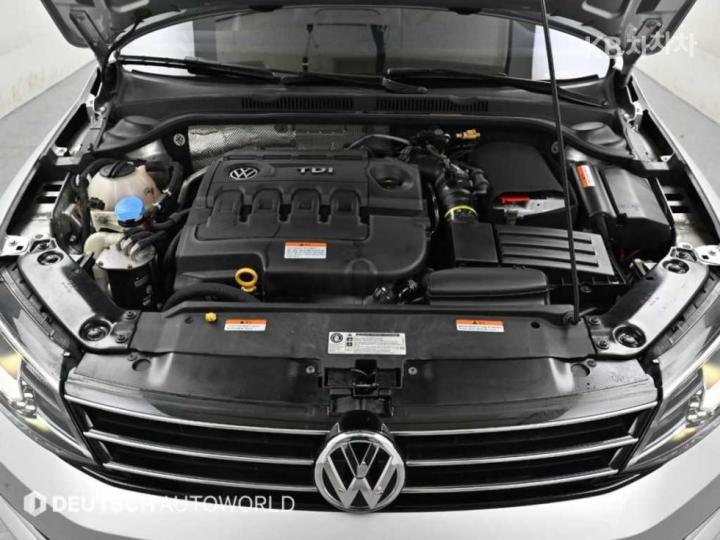 Volkswagen Jetta New 2.0 TDI BlueMotion Premium 7