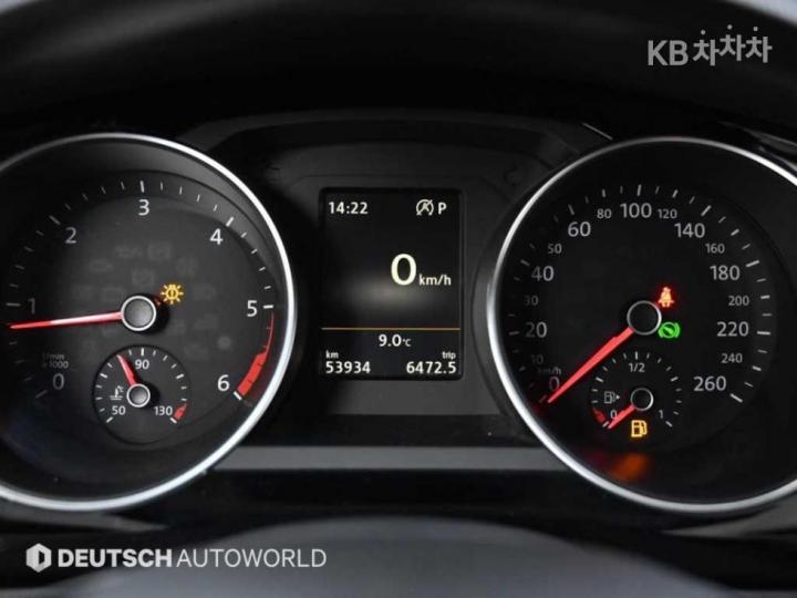 Volkswagen Jetta New 2.0 TDI BlueMotion Premium 9