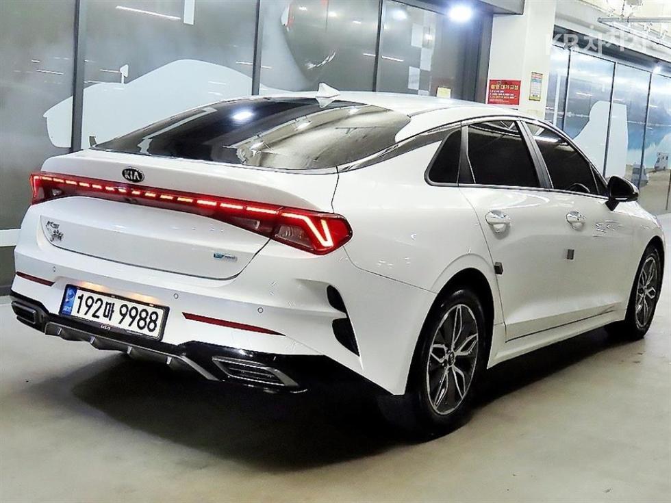 2021 - kia k5