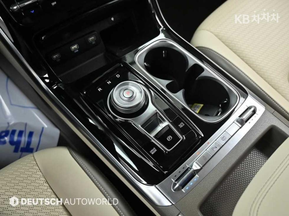 2023 - kia carnival