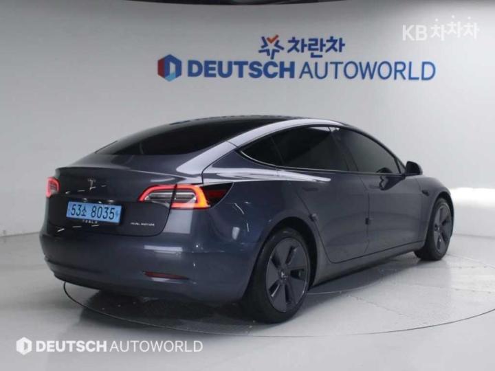 Tesla Model 3 Long Range 3