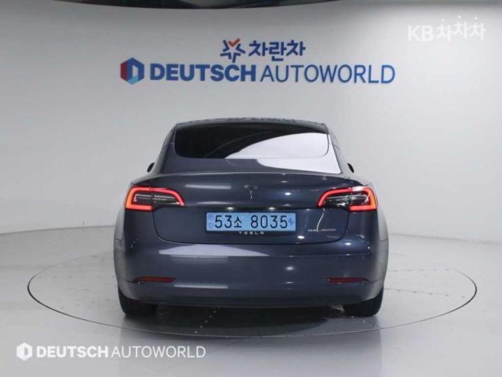 Tesla Model 3 Long Range 5