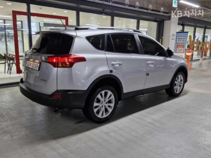 Toyota RAV4 2.5 2WD 5