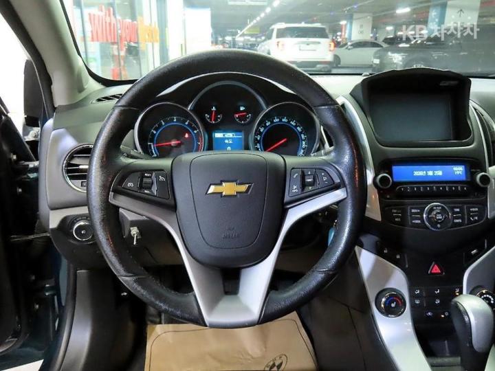 Chevrolet Cruze 1.8 LTZ+ Base Type 9