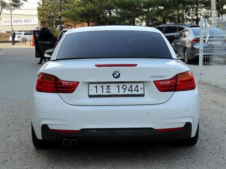 BMW 4 Series F32 428i Convertible M Sport 5