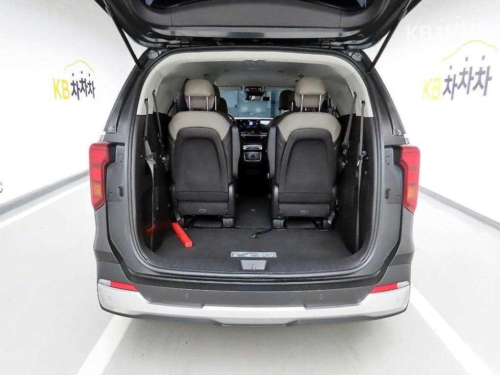 2025 - kia carnival