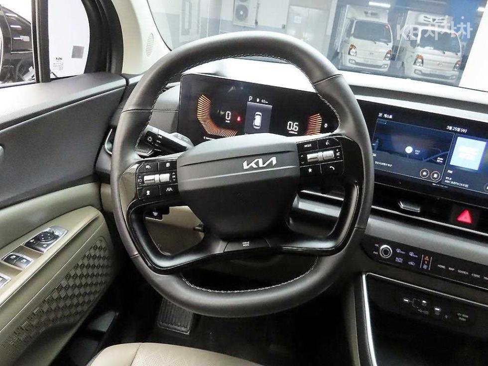2025 - kia carnival
