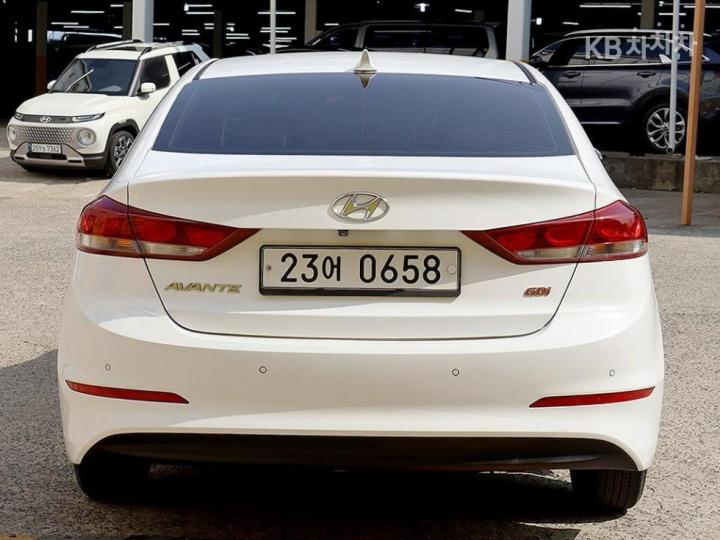 Hyundai Avante AD 1.6 GDi Smart 4