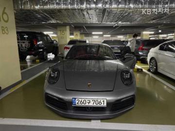 Porsche 911 carrera 4s — foto 1