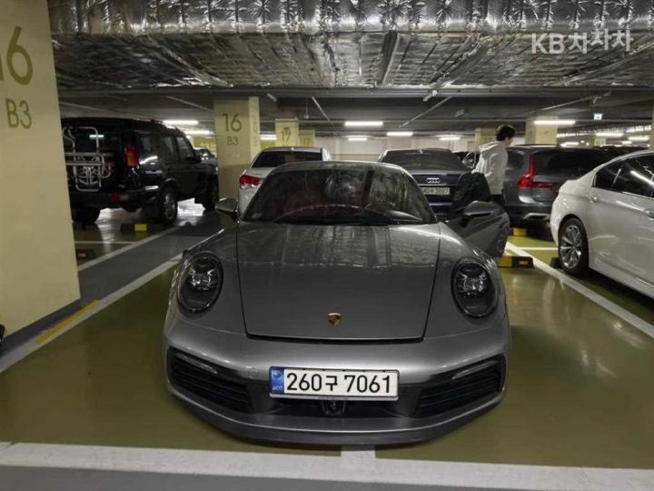Porsche 911 Carrera 4S — foto 1