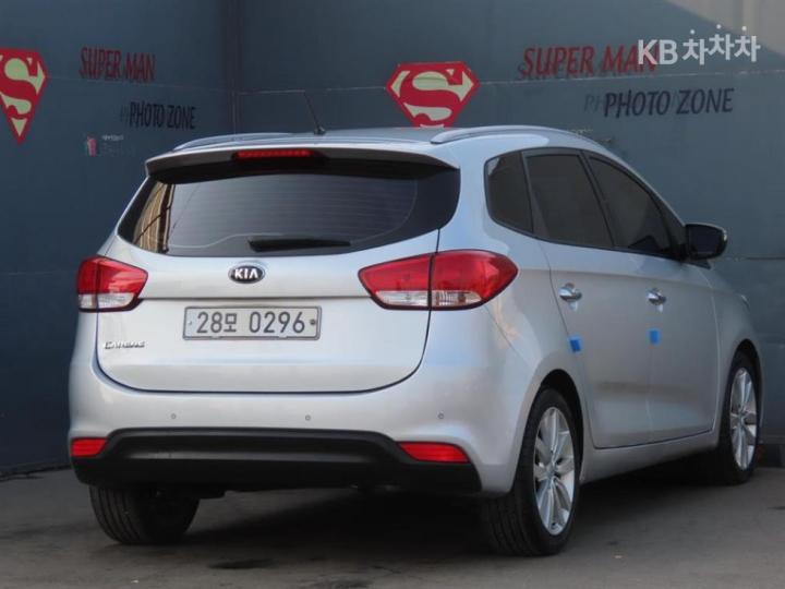 Kia Carens 1.7 VGT Prestige 4