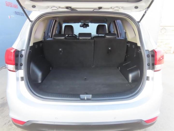 Kia Carens 1.7 VGT Prestige 6