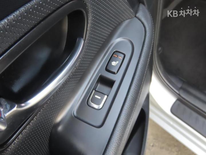 Kia Carens 1.7 VGT Prestige 8