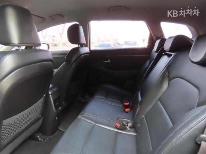 Kia Carens 1.7 VGT Prestige 9