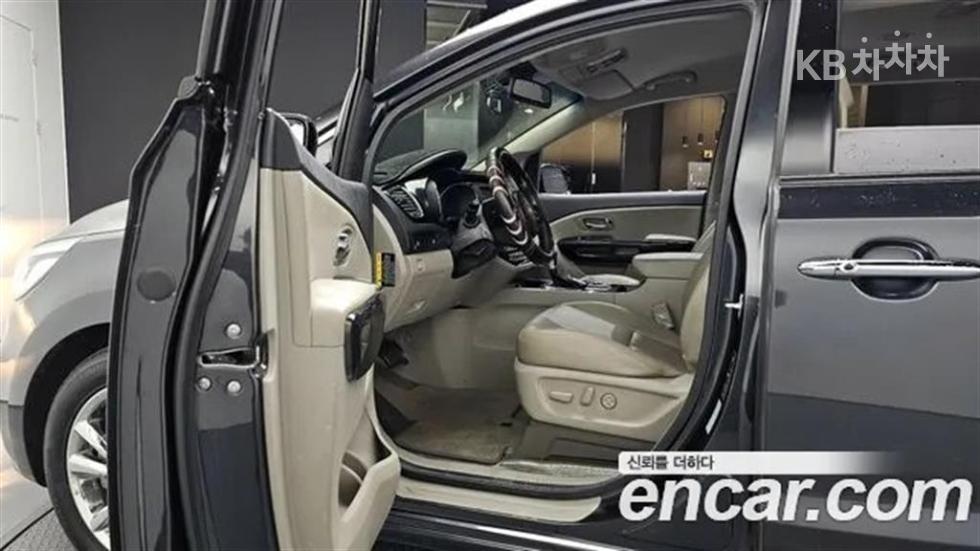 2019 - kia carnival