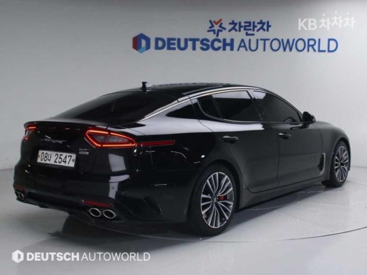 Kia Stinger 2.0 Turbo 2WD Dream Edition 3