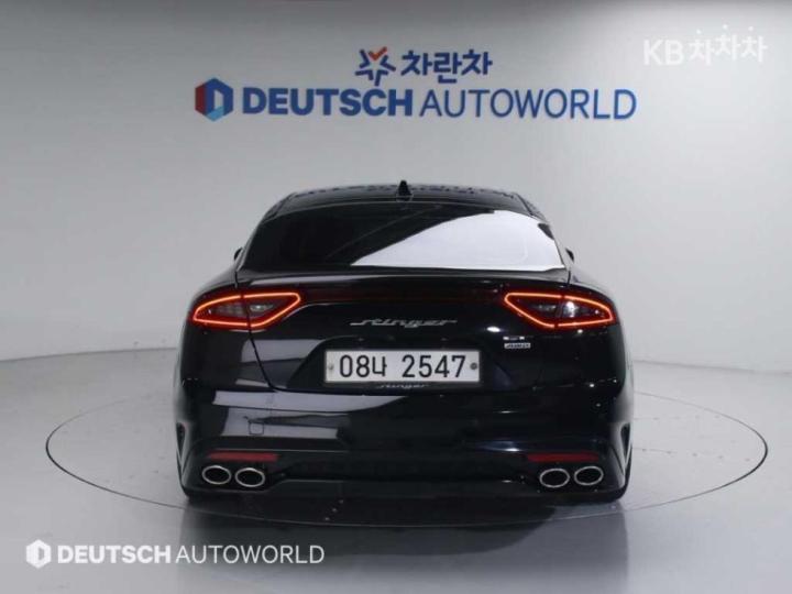 Kia Stinger 2.0 Turbo 2WD Dream Edition 5