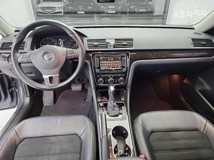 Volkswagen Passat 2.0 TDI B7 11 year ~ 8