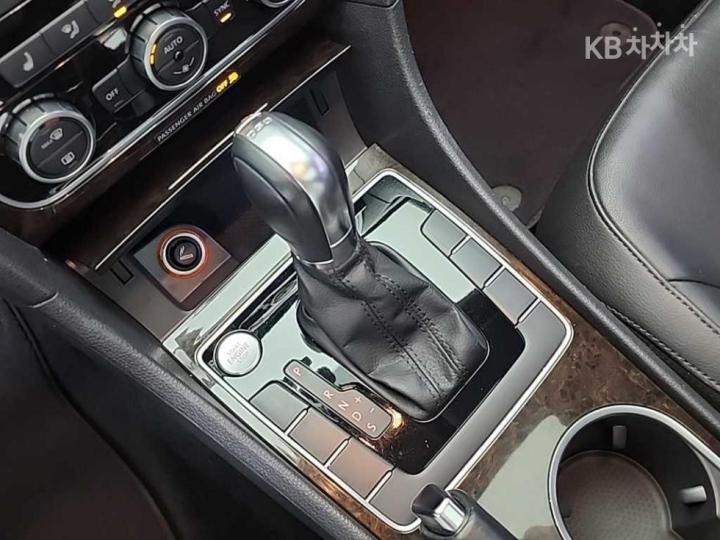 Volkswagen Passat 2.0 TDI B7 11 year ~ 9