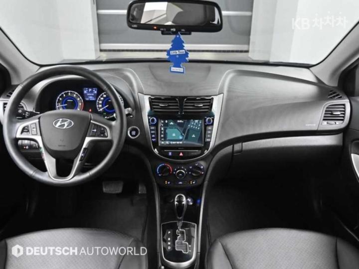 Hyundai Accent New 1.4 VVT Modern 8