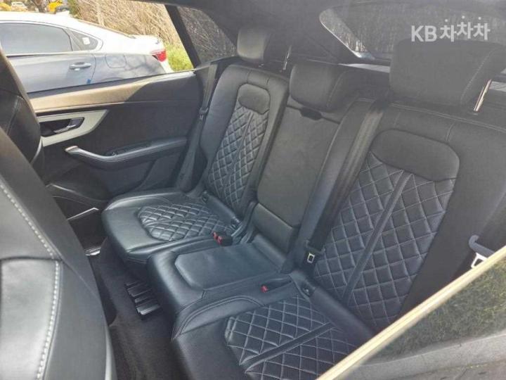 Audi Q8 3.0 50 TDI Quattro Premium 7