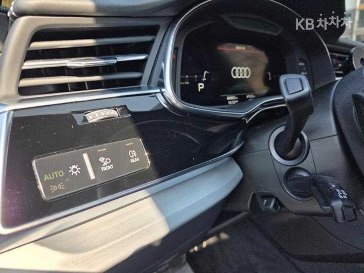 Audi Q8 3.0 50 TDI Quattro Premium 10