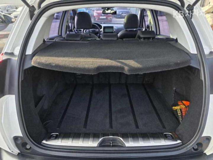 Peugeot 2008 1.6 e-HDi 4