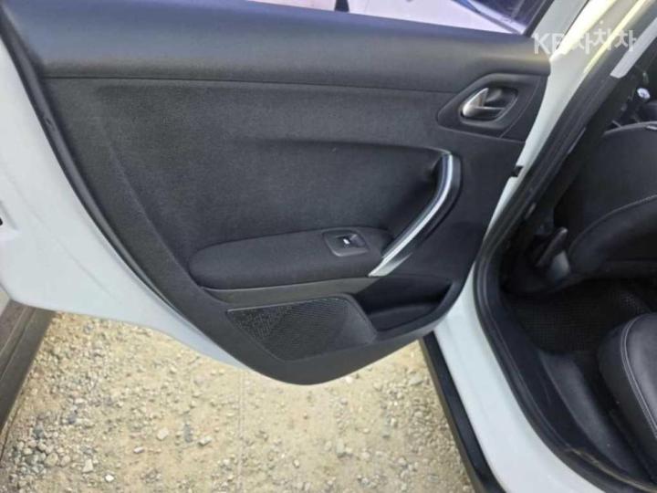 Peugeot 2008 1.6 e-HDi 6