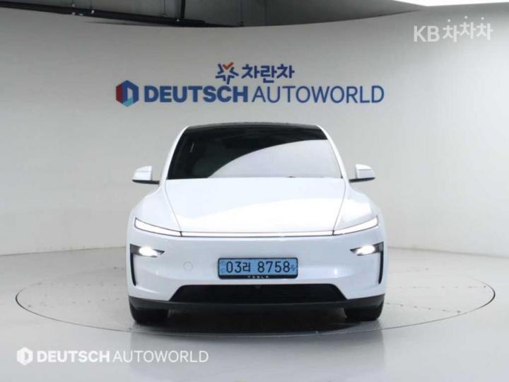 Tesla Model Y Long Range 4