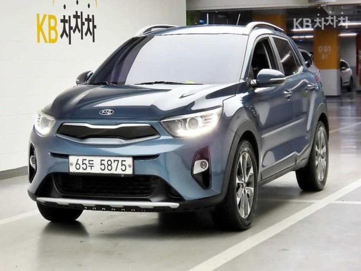 Kia Stonic Gasoline 1.4 MPI Deluxe 2