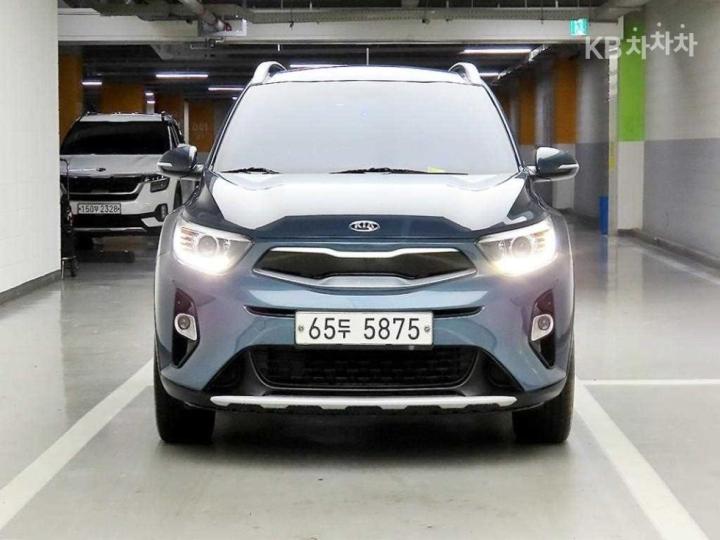 Kia Stonic Gasoline 1.4 MPI Deluxe 3