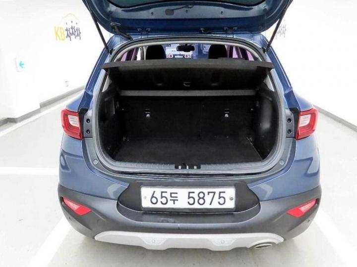 Kia Stonic Gasoline 1.4 MPI Deluxe 6