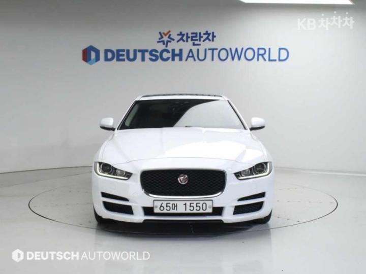 Jaguar XE 2.0 Diesel PRESTIGE 4