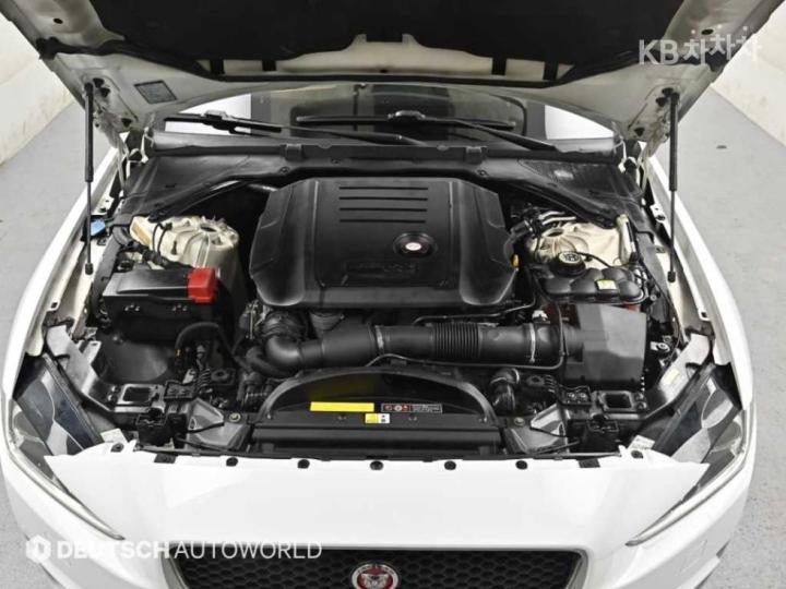 Jaguar XE 2.0 Diesel PRESTIGE 7