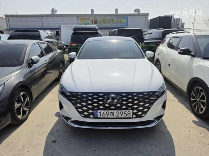 Hyundai Grandeur Hybrid 2.4 LeBlanc