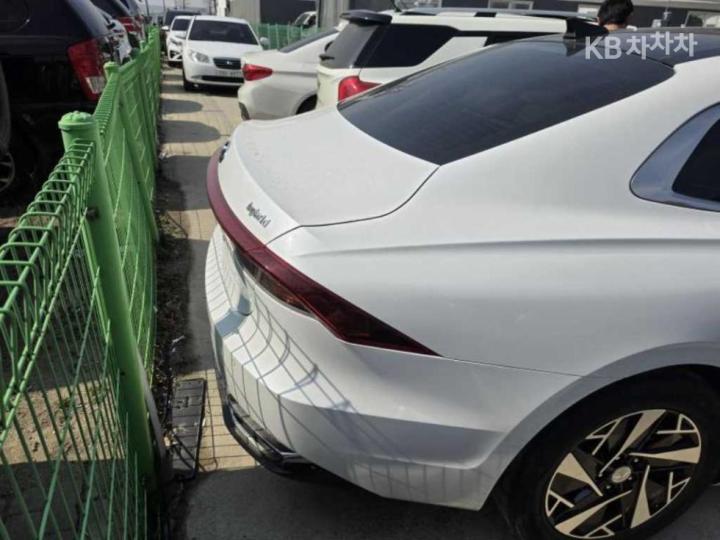 Hyundai Grandeur Hybrid 2.4 LeBlanc 4