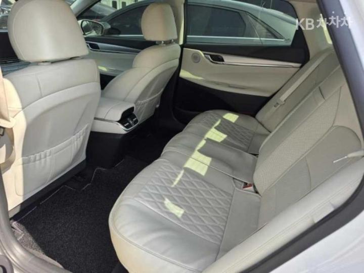 Hyundai Grandeur Hybrid 2.4 LeBlanc 7