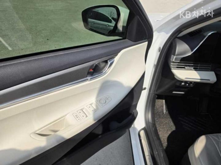 Hyundai Grandeur Hybrid 2.4 LeBlanc 8