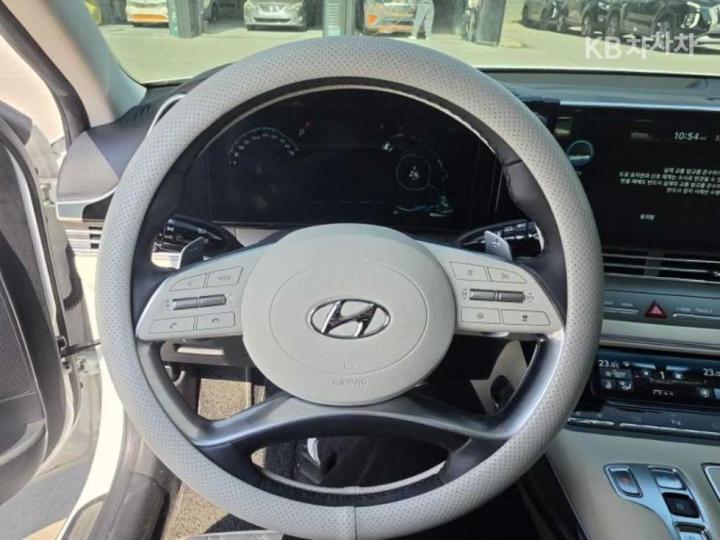 Hyundai Grandeur Hybrid 2.4 LeBlanc 10