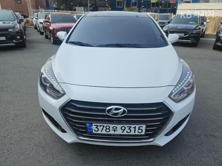 Hyundai i40 Saloon 1.7 VGT Unique 2